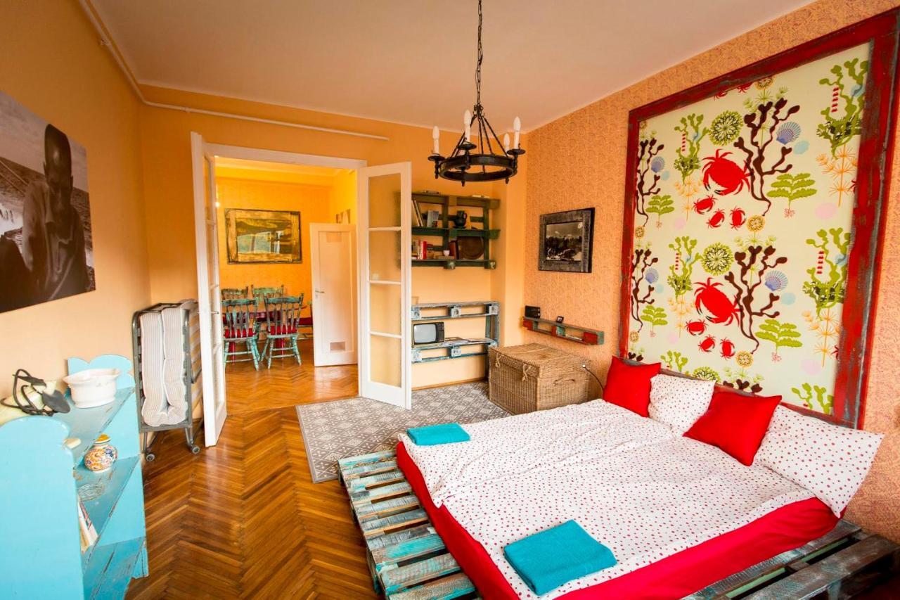 Cosy Art Flat Downtown Buda Apartment *